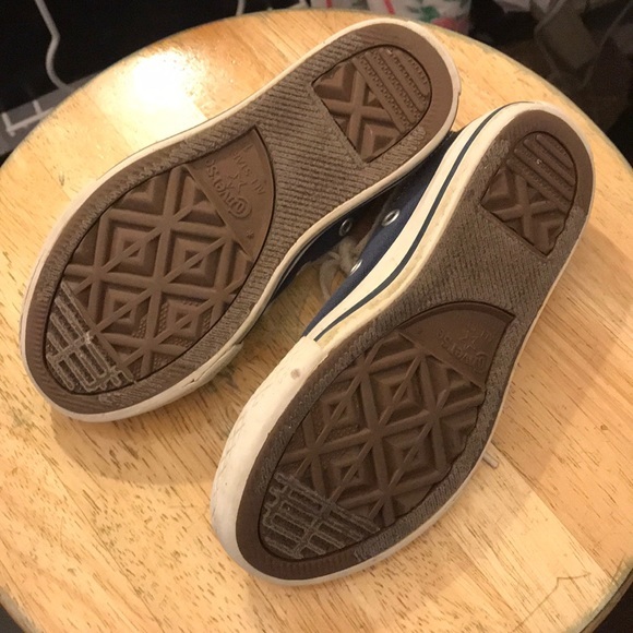 Boys good condition Converse - Picture 4 of 7